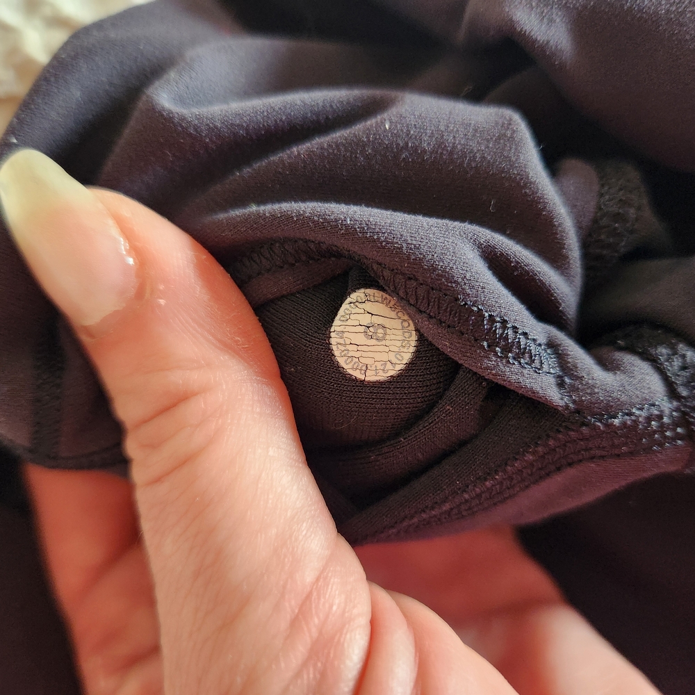 Lululemon Black Leggings Sz 8 - Picture 4 of 4